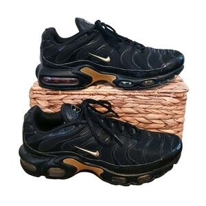Nike Air Max TN 852630-022 Black & Metallic Gold Men’s Size 9 Running Shoes